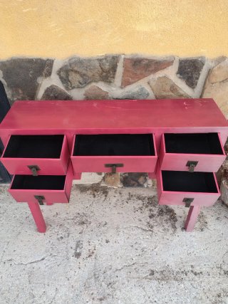 Mesa recibidor madera roja