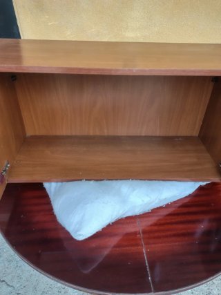 Mueble de comedor marrón