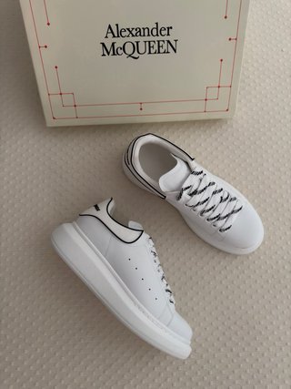 Zapatillas estilo McQueen