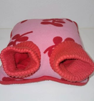 Cojín Ikea y calcetines de invierno