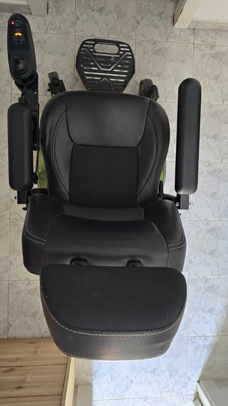 Silla de ruedas electrica r300