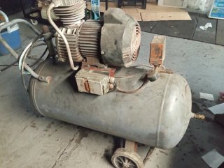 Compresor 100L posibilidad 220v 380v