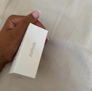 AirPods 4 sin estrenar