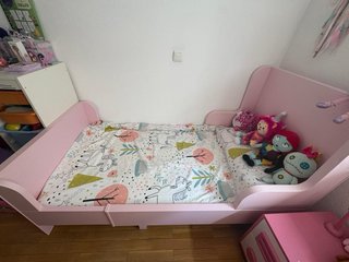 Cama IKEA BUSUNGE extensible rosa + colchón