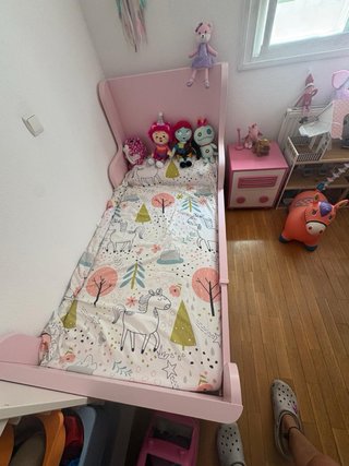 Cama IKEA BUSUNGE extensible rosa + colchón