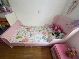 Cama IKEA BUSUNGE extensible rosa + colchón