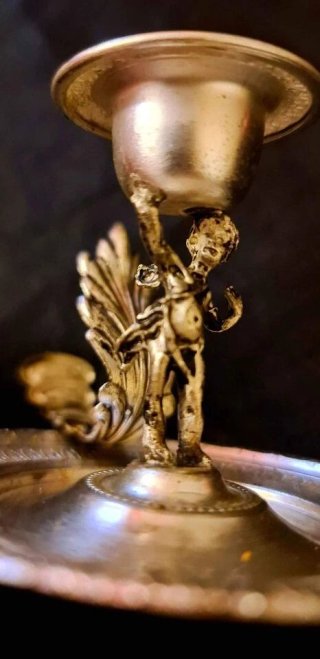antica Bugia portacandela con putto