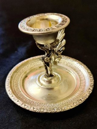 antica Bugia portacandela con putto
