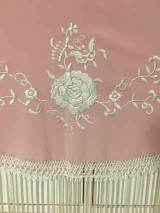 Mantoncillo Flamenco Bordado Rosa
