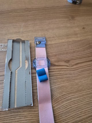 Swatch POP nuovo, scatola danneggiata