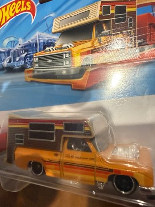 Hot Wheels Track Fleet RV y Remolque
