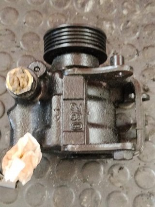 Bomba dirección 93BB3K738AC Ford Mondeo I H r:2423
