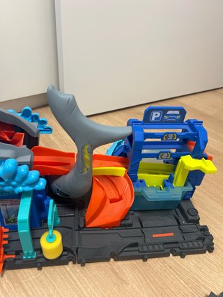 Pista Hot Wheels Tiburón Car Wash