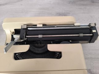 Máquina de escribir Olivetti Lettera 35