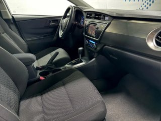 Toyota Auris 2013