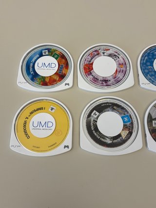 7 giochi psp con custodie