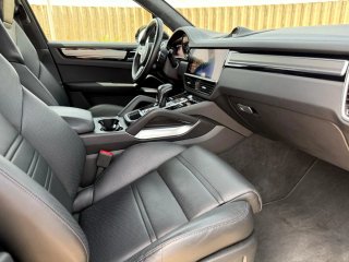 Porsche Cayenne 2023