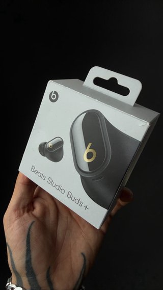 Auriculares Beats Studio Buds+ Negro y Dorado