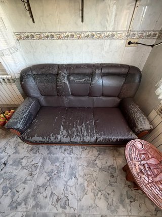 Sofá deteriorado para retapizar o garaje - 175cm