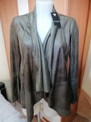 GUESS 140€ elegante + regalo