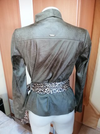 GUESS 140€ elegante + regalo