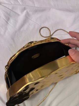 Bolso fiesta Zara dorado metalizado