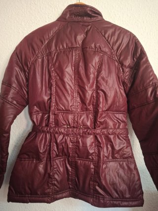 Chaqueta mujer burdeos acolchada