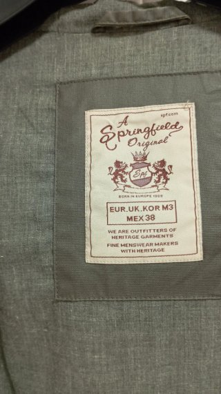 Chaqueta impermeable gris