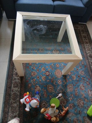 Mesa de centro de madera y cristal