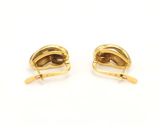 Pendiente de oro de 18k, 2.82 g.