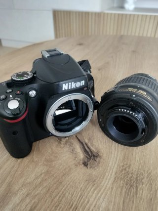 Cámara Reflex Nikon D5100 Negra más tripode