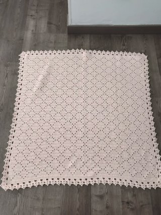Manta bebé crochet rosa tejida a mano