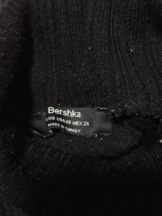Jersey Bershka cuello alto negro Talla XS