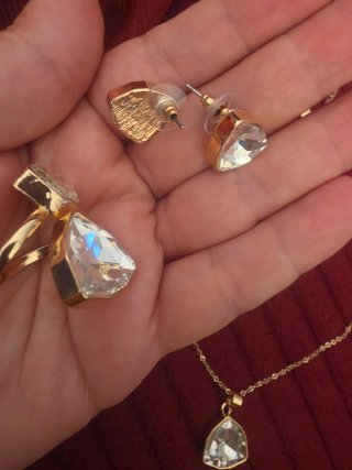 Conjunto Anillo y Pendientes Cristales Triangulare