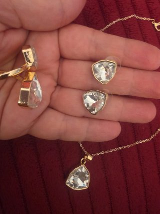 Conjunto Anillo y Pendientes Cristales Triangulare