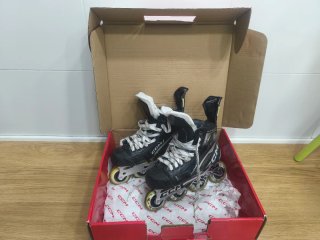 Patines CCM Tacks Hockey Línea talla 40.5