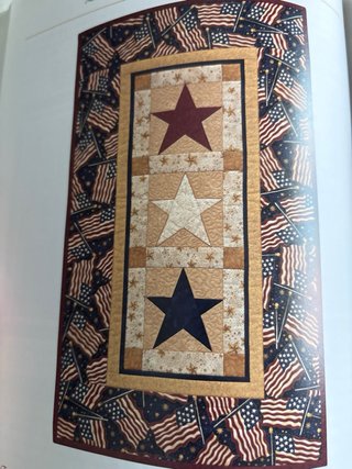 Christmas Delights Quilts that Celebrate the Se...