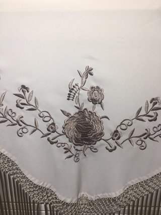 Mantoncillo Flamenca Beige y Visón Bordado