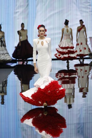 Realizo arreglos de ropa, trajes de flamenca y mas