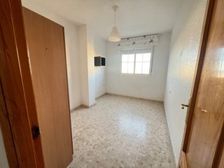 Piso con amplia terraza en Roquetas de Mar