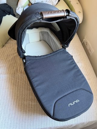 Capazo Nuna Lytl Negro con funda de lluvia