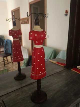 Colgador Joyas Vestido Rojo Lunares