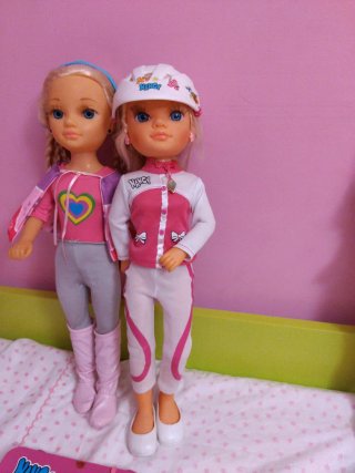 2 Muñecas Nancy con Patineta