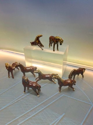 Lote 8 figuras caballos porcelana 8x10 cm