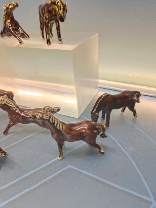 Lote 8 figuras caballos porcelana 8x10 cm