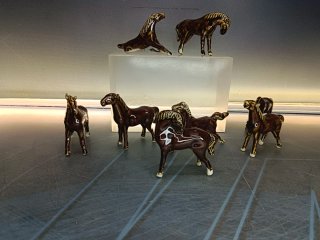 Lote 8 figuras caballos porcelana 8x10 cm