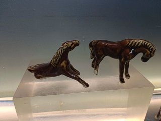 Lote 8 figuras caballos porcelana 8x10 cm