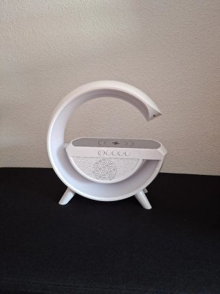 Altavoz con cargador inalámbrico