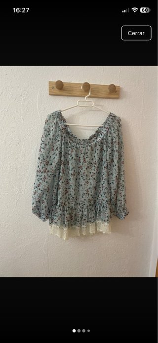 Blusa floral fluida Mango con encaje