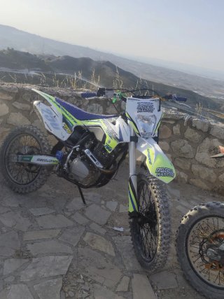 Rebel Master 250 4t Enduro/Motocross Moto